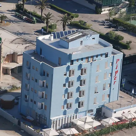 Hotel Piper & River 3*